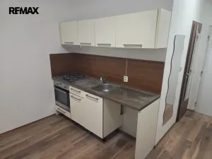 Pronájem bytu 1+1, Napajedla, Nábřeží, 33 m2
