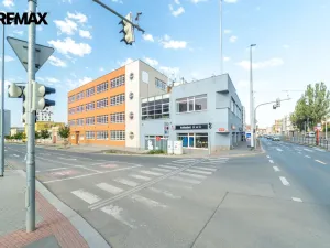 Pronájem kanceláře, Praha - Vysočany, Kolbenova, 2800 m2