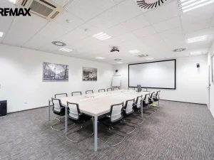Pronájem kanceláře, Praha - Vysočany, Kolbenova, 2800 m2