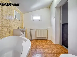 Prodej rodinného domu, Hrob, 258 m2