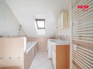 Prodej bytu 2+kk, Karlovy Vary - Stará Role, Jabloňová, 50 m2