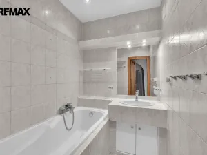 Prodej bytu 3+1, Hradec Králové - Nový Hradec Králové, Brožíkova, 65 m2