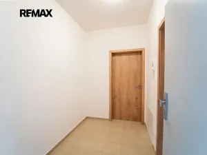 Pronájem bytu 1+kk, Beroun, Vinařská, 33 m2