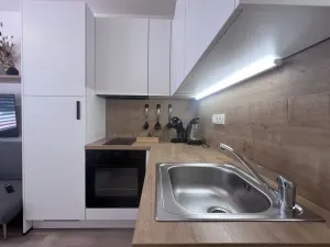 Pronájem bytu 2+kk, Praha - Smíchov, Plzeňská, 25 m2