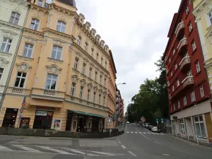 Prodej bytu 2+1, Karlovy Vary, I. P. Pavlova, 54 m2
