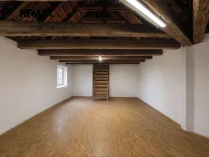 Pronájem skladu, Praha - Velká Chuchle, náměstí Chuchelských bojovníků, 85 m2