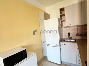 Pronájem bytu 2+kk, Praha, Na vápenném, 32 m2