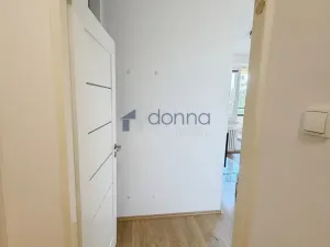 Pronájem bytu 2+kk, Praha, Na vápenném, 32 m2