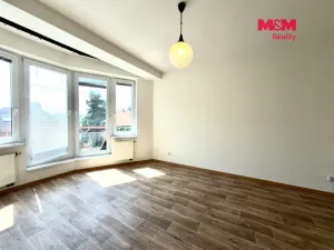 Pronájem bytu 2+1, Praha, U štěpu, 54 m2
