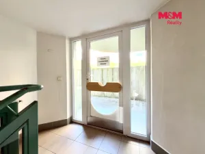 Pronájem bytu 2+1, Praha, U štěpu, 54 m2