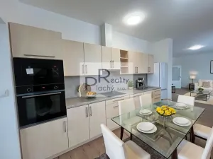 Prodej bytu 2+kk, Hevlín, 73 m2