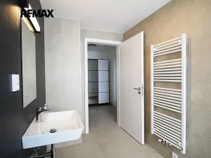 Pronájem bytu 1+kk, Praha - Hloubětín, Kardašovská, 34 m2