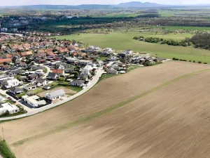 Prodej pozemku pro bydlení, Hrušovany u Brna, Pod Střediskem, 741 m2