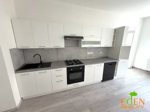 Pronájem bytu 2+1, Plzeň, Dobrovského, 80 m2