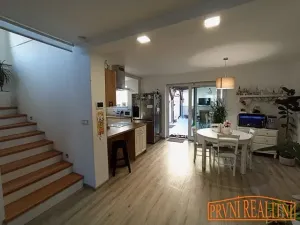Prodej rodinného domu, Uherský Brod, Kučerovo nám., 210 m2