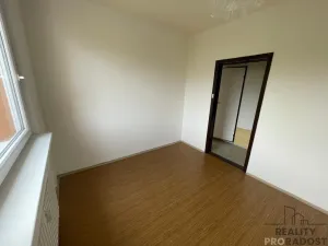 Pronájem bytu 3+1, Zlín, Budovatelská, 64 m2