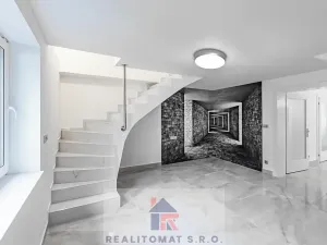 Pronájem kanceláře, Praha - Komořany, Pod lesem, 770 m2