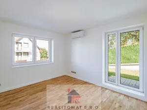 Pronájem kanceláře, Praha - Komořany, Pod lesem, 770 m2