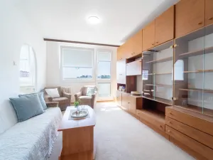 Pronájem bytu 3+1, Praha - Prosek, Veltruská, 61 m2