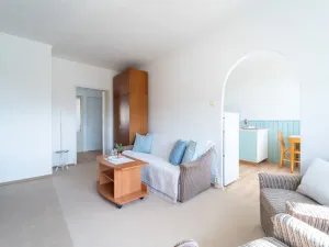 Pronájem bytu 3+1, Praha - Prosek, Veltruská, 61 m2