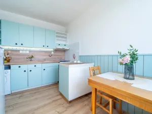 Pronájem bytu 3+1, Praha - Prosek, Veltruská, 61 m2