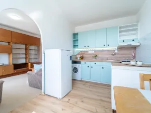 Pronájem bytu 3+1, Praha - Prosek, Veltruská, 61 m2