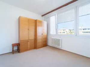 Pronájem bytu 3+1, Praha - Prosek, Veltruská, 61 m2