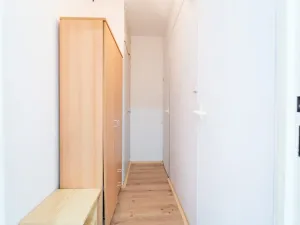 Pronájem bytu 3+1, Praha - Prosek, Veltruská, 61 m2