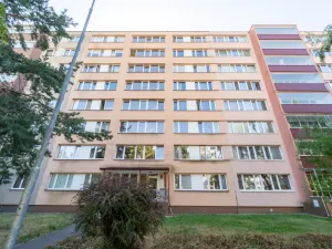 Pronájem bytu 3+1, Praha - Prosek, Veltruská, 61 m2