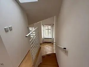 Pronájem bytu 3+1, Praha - Břevnov, Šlikova, 86 m2