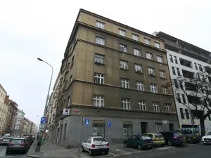 Pronájem obchodního prostoru, Praha - Žižkov, Hájkova, 60 m2