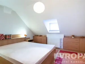 Prodej rodinného domu, Praha, Ke Klimentce, 180 m2