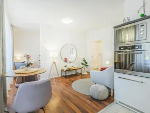 Prodej bytu 1+1, Praha - Zbraslav, Tunelářů, 38 m2