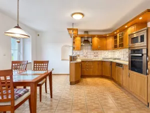 Prodej rodinného domu, Hora Svatého Šebestiána, 295 m2