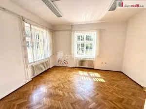 Pronájem kanceláře, Veltrusy, Palackého, 63 m2