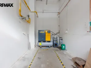 Pronájem výrobních prostor, Chodová Planá, Kyjovská, 2489 m2