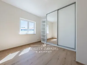 Prodej bytu 3+kk, Praha - Kyje, Světská, 58 m2