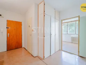 Prodej bytu 2+1, Opava, Holasická, 58 m2