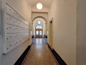 Pronájem bytu 2+1, Praha - Karlín, Březinova, 90 m2