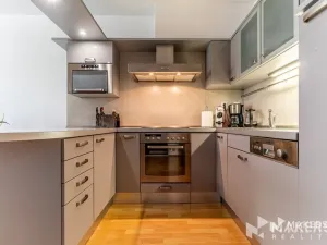 Pronájem bytu 2+kk, Praha - Podolí, Jeremenkova, 63 m2