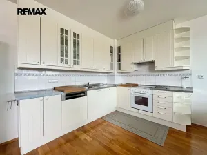 Pronájem bytu 2+kk, Praha - Vršovice, Ruská, 57 m2