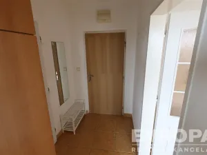 Pronájem bytu 1+1, Praha - Troja, Olštýnská, 37 m2