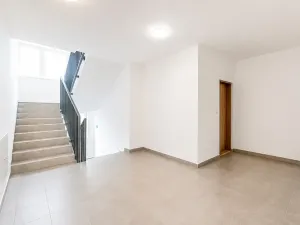 Pronájem bytu 2+kk, Praha - Hloubětín, Za černým mostem, 50 m2