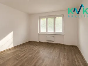 Pronájem bytu 2+1, Karlovy Vary, Závodu míru, 74 m2