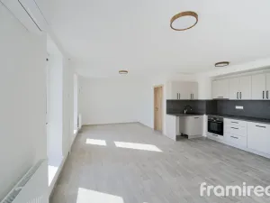 Pronájem bytu 2+kk, Veselí nad Moravou, náměstí Míru, 50 m2