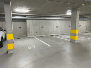 Pronájem garážového stání, Brno, Lidická, 13 m2