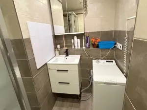 Pronájem bytu 3+1, Praha - Kobylisy, Mirovická, 78 m2