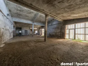 Prodej zemědělského objektu, Korouhev, 1400 m2
