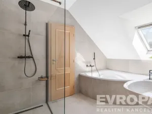 Prodej rodinného domu, Hybrálec, 225 m2