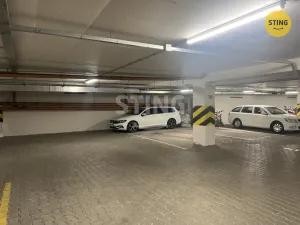 Prodej garážového stání, Praha - Košíře, 15 m2